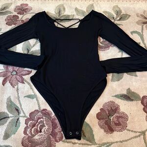 Harlowe & Graham LONG SLEEVE CROSS BACK BODYSUIT